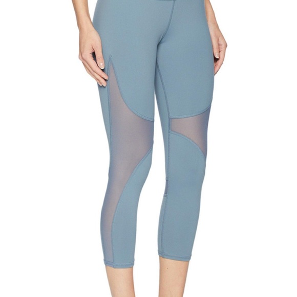 ALO Yoga Pants - Alo cropped leggings